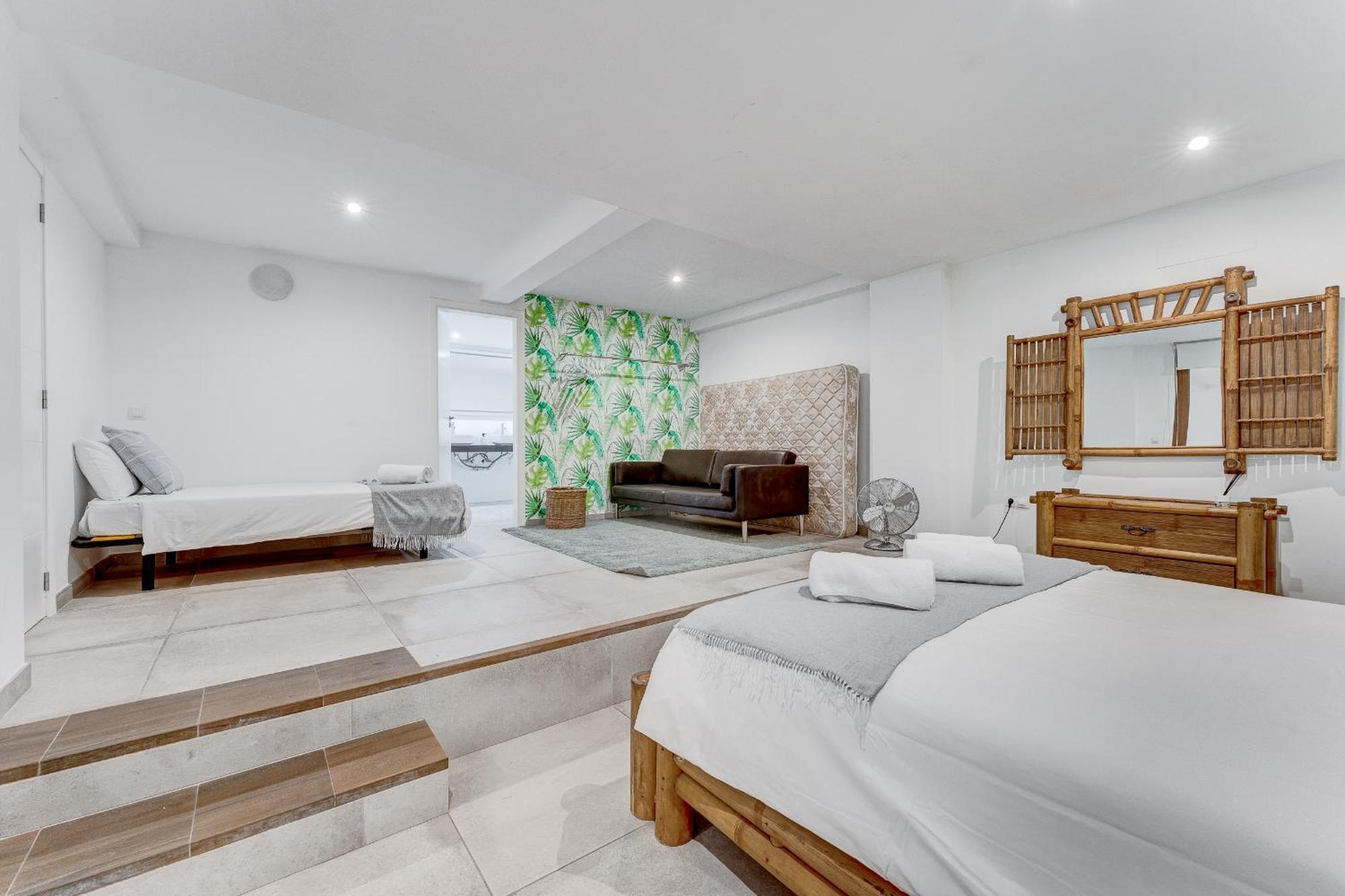 Fabulous Contemporary 5 Bedroom Villa With Private Heated Pool, Sleeps Max 13 Callao Salvaje Εξωτερικό φωτογραφία