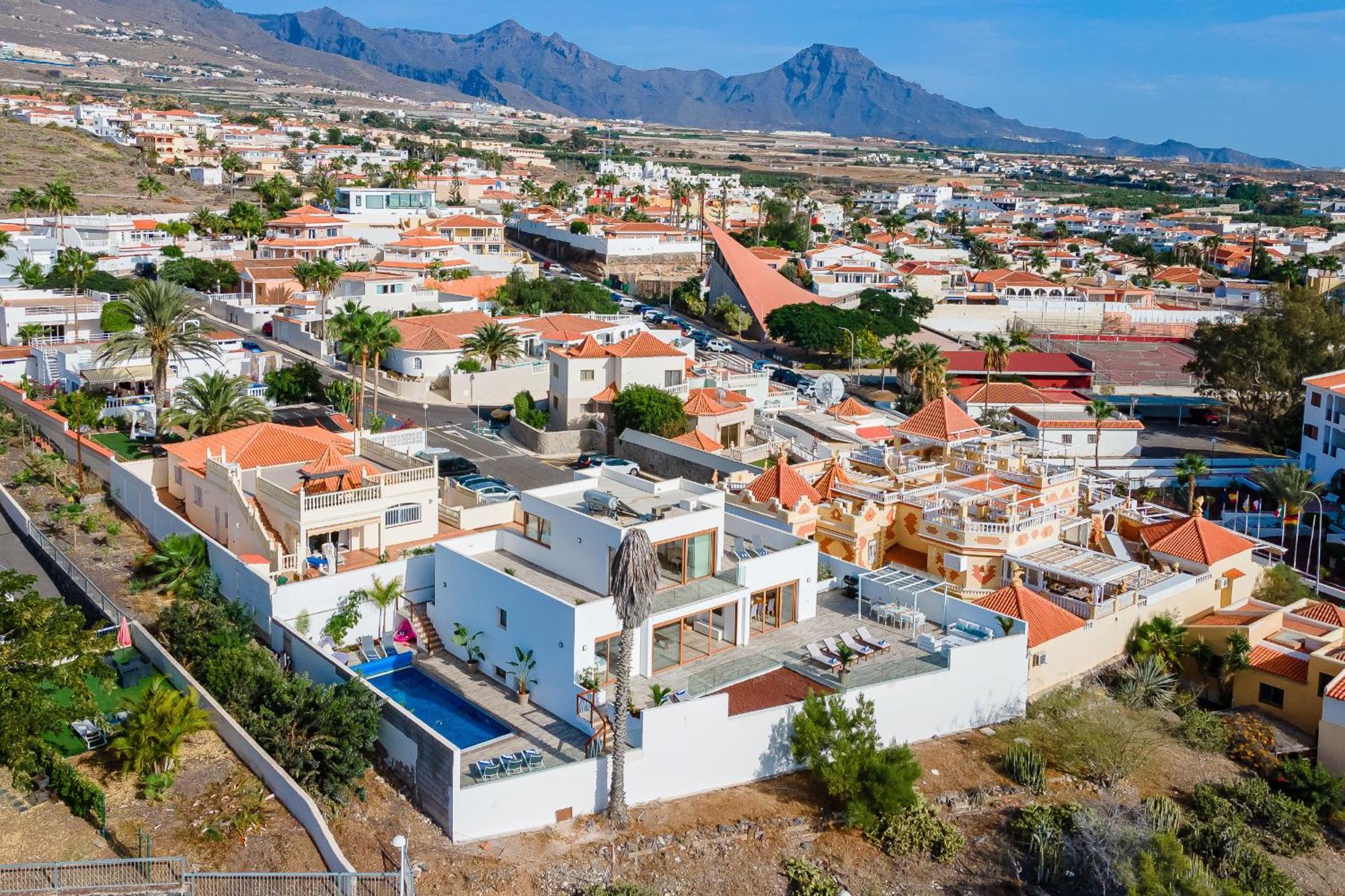 Fabulous Contemporary 5 Bedroom Villa With Private Heated Pool, Sleeps Max 13 Callao Salvaje Εξωτερικό φωτογραφία