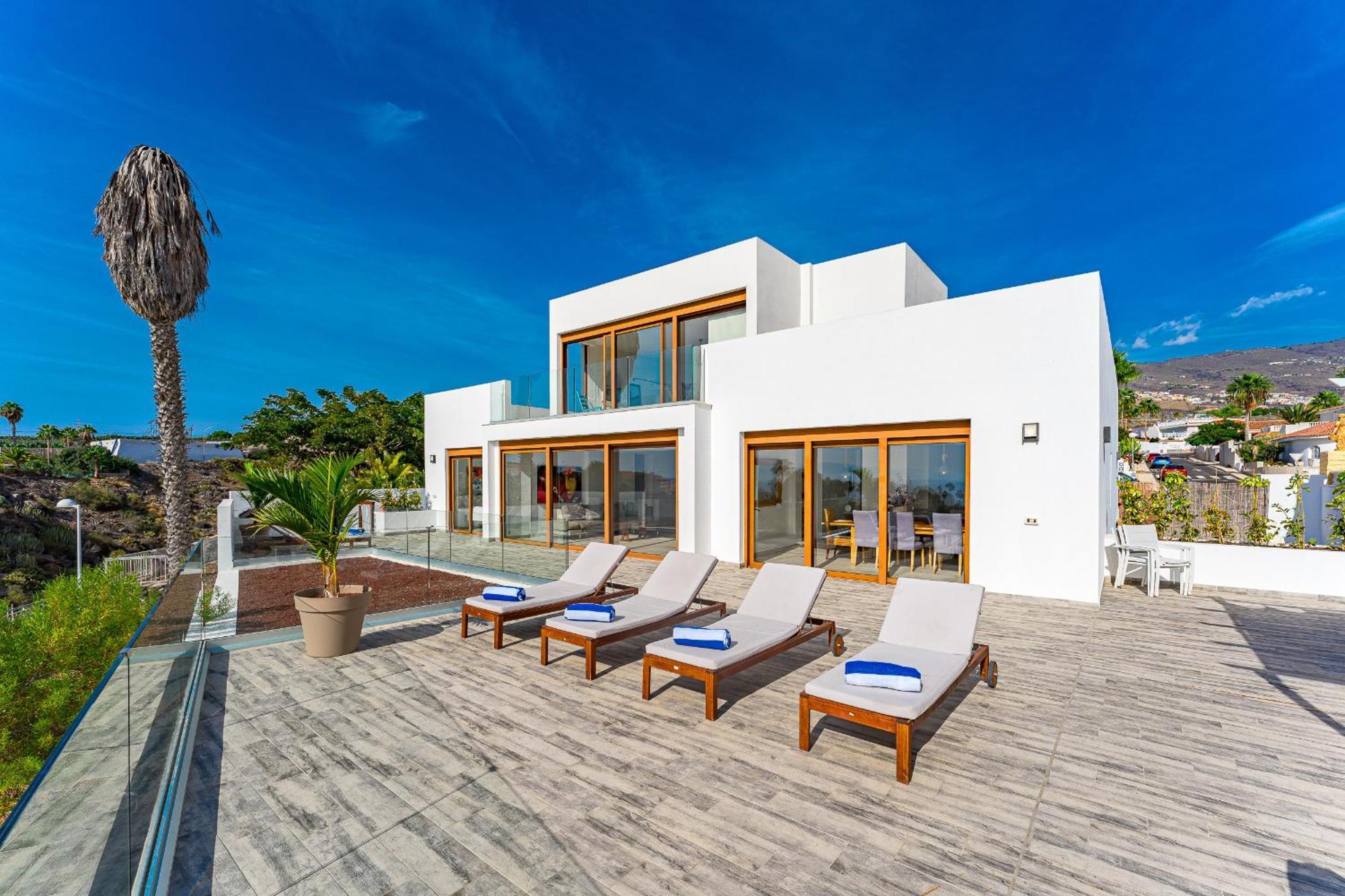 Fabulous Contemporary 5 Bedroom Villa With Private Heated Pool, Sleeps Max 13 Callao Salvaje Εξωτερικό φωτογραφία